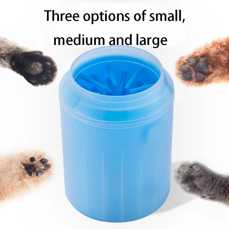 Nettoyeur de pattes pour chien en silicone lavant une patte boueuse par Famille Active