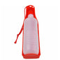 Gourde portable pour chien anti fuite en pleine utilisation par Famille Active