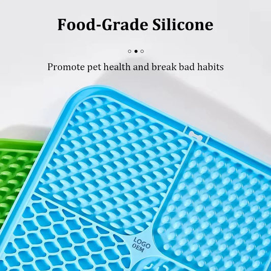 Tapis de Léchage pour Chien et Chat avec ventouses fixe sur une paroi de douche par Famille Active