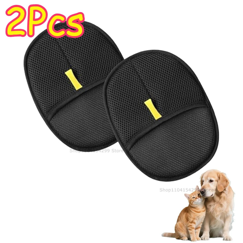 Gant anti poils pour chat et chien nettoyant les poils d un canapé en tissu par Famille Active